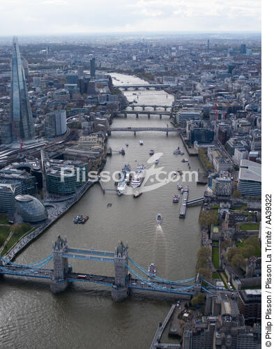 Londres - © Philip Plisson / Plisson La Trinité / AA39322 - Nos reportages photos - Pont