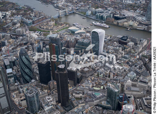 London - © Philip Plisson / Plisson La Trinité / AA39321 - Photo Galleries - Construction/Building