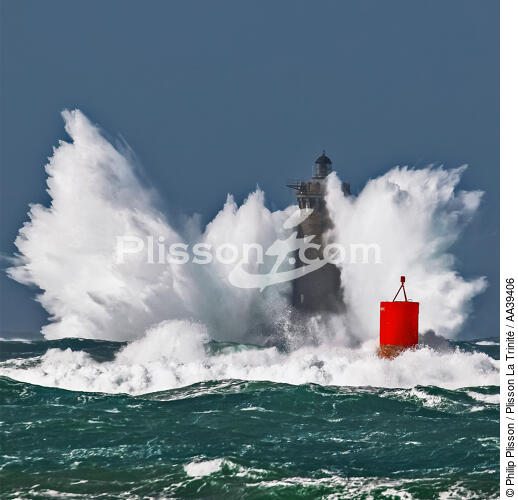 Le phare du Four - tempête Zeus - © Philip Plisson / Plisson La Trinité / AA39406 - Nos reportages photos - Vague
