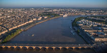 © Philip Plisson / Pêcheur d’Images / AA39933 Bordeaux - Photo Galleries - Bridge