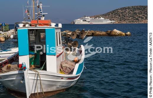 The Cyclades on the Aegean Sea - © Philip Plisson / Plisson La Trinité / AA39713 - Photo Galleries - Ground shot