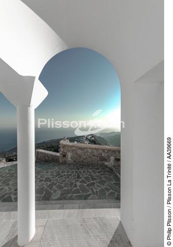 The Cyclades on the Aegean Sea - © Philip Plisson / Plisson La Trinité / AA39669 - Photo Galleries - Vertical