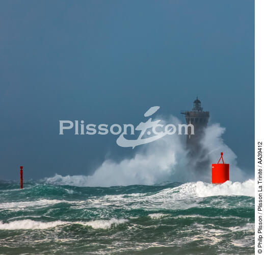 Le Four lighthouse, 2017 Zeus storm - © Philip Plisson / Pêcheur d’Images / AA39412 - Photo Galleries - Square format