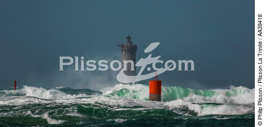 Le phare du Four, tempête Zeus en 2017 - © Philip Plisson / Plisson La Trinité / AA39418 - Nos reportages photos - Temps