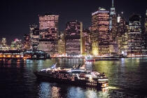 Stopover in New York © Philip Plisson / Pêcheur d’Images / AA39435 - Photo Galleries - Cruise