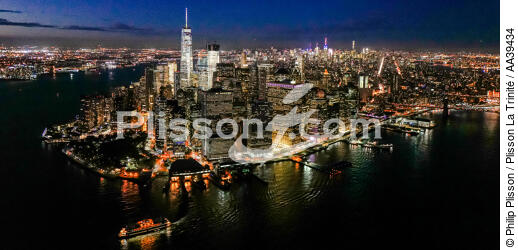 Stopover in New York - © Philip Plisson / Plisson La Trinité / AA39434 - Photo Galleries - Aerial shot