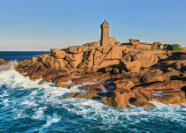Ploumanac'h in the town of Perros-Guirec in Côtes d'Armor department © Philip Plisson / Pêcheur d’Images / AA39526 - Photo Galleries - Lighthouse