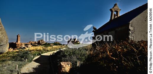 Ploumanac'h sur la commune de Perros-Guirec dans les Côtes d'Armor - © Philip Plisson / Plisson La Trinité / AA39546 - Nos reportages photos - Côte de granit rose