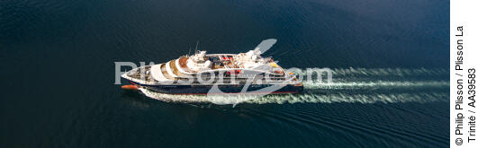 The liner Le Lapérouse in Norwegian waters - © Philip Plisson / Plisson La Trinité / AA39583 - Photo Galleries - Cruise
