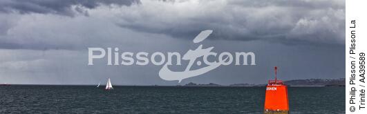Balise rouge en Baie de Morlaix - © Philip Plisson / Plisson La Trinité / AA39589 - Nos reportages photos - Finistère