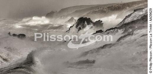 Storm on the Brittany coasts - © Philip Plisson / Plisson La Trinité / AA39629 - Photo Galleries - Black and white