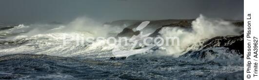 Gale of wind on the Brittany coast - © Philip Plisson / Plisson La Trinité / AA39627 - Photo Galleries - Horizontal panoramic
