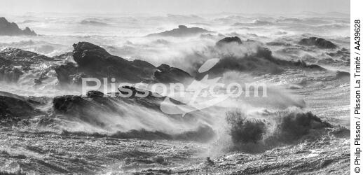 Tempête sur les côtes bretonnes - © Philip Plisson / Plisson La Trinité / AA39628 - Nos reportages photos - Mer