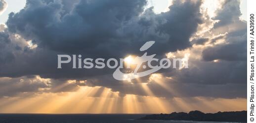 Grain sky over Brittany - © Philip Plisson / Plisson La Trinité / AA39590 - Photo Galleries - Cloud