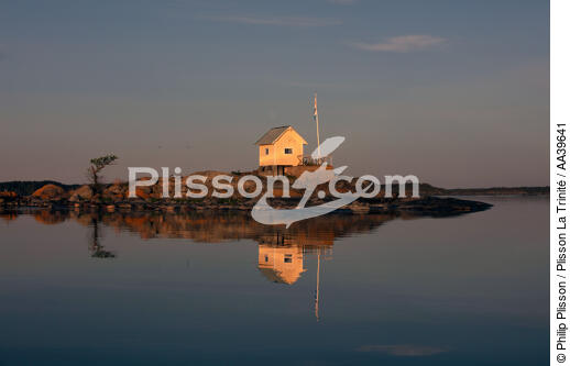 Island in the archipelago of Stockholm - © Philip Plisson / Plisson La Trinité / AA39641 - Photo Galleries - Keywords
