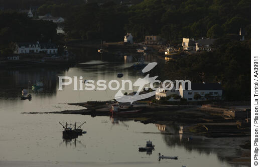 La rivière de Crac'h dans le Morbihan - © Philip Plisson / Plisson La Trinité / AA39911 - Nos reportages photos - Type vue