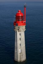 © Philip Plisson / Pêcheur d’Images / AA39897 Grand Jardin lighthouse, in front of Saint-Malo - Photo Galleries - Aerial shot