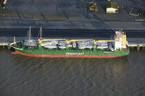 Cargo chargé de voiliers © Philip Plisson / Pêcheur d’Images / AA39960 - Nos reportages photos - Activité maritime
